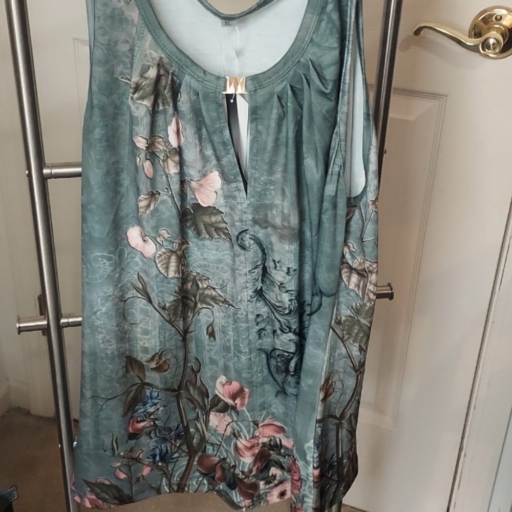 Saukole floral tank XL NWT